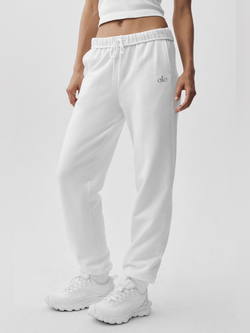 ALO Yoga Accolade Sweatpant in White, Size Medium